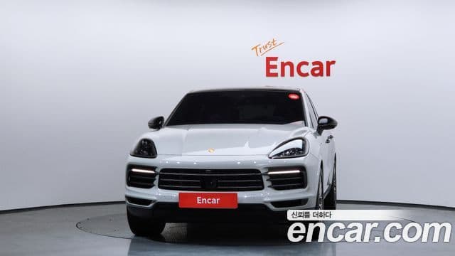 Porsche Cayenne 2022 — Photo 1/20