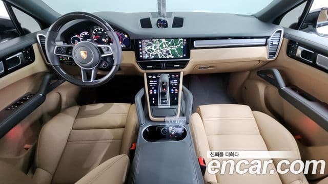 Porsche Cayenne 2022 — Photo 8/20