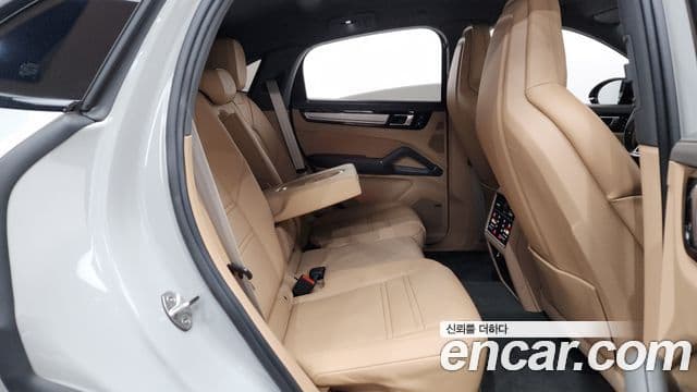 Porsche Cayenne 2022 — Photo 20/20