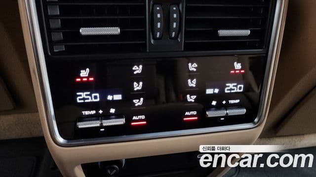 Porsche Cayenne 2022 — Şəkil 18/20