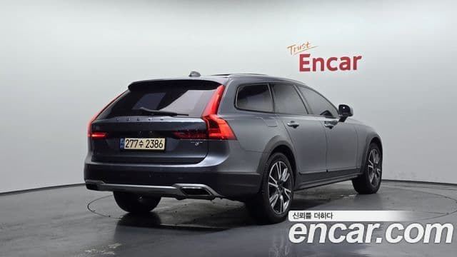 Volvo V90 Cross Country 2018 — Şəkil 2/20