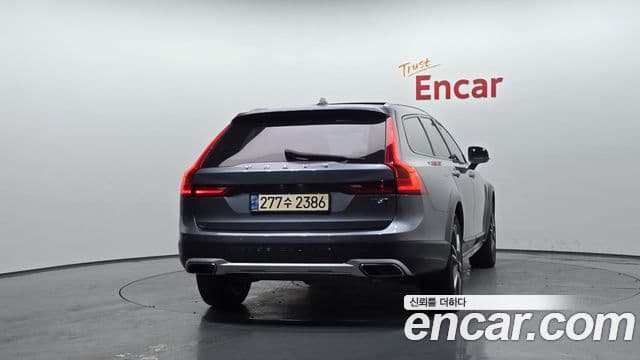 Volvo V90 Cross Country 2018 — Şəkil 4/20