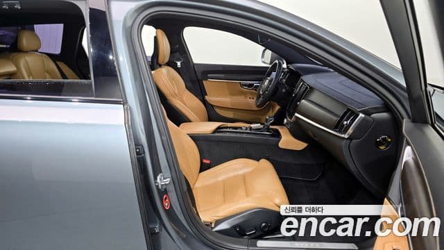 Volvo V90 Cross Country 2018 — Şəkil 11/20
