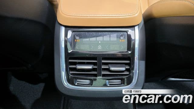 Volvo V90 Cross Country 2018 — Şəkil 19/20