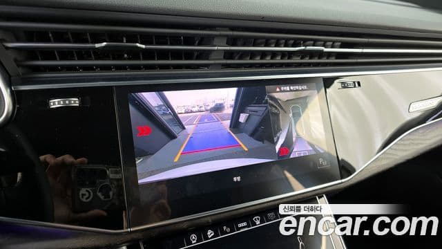 Audi Q7 2022 — Şəkil 15/20