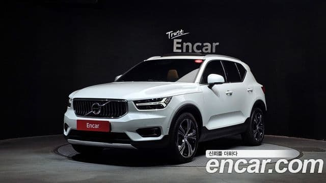Volvo XC40 2020 — Şəkil 1/20