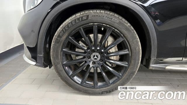 Mercedes-Benz GLC-Class 2019 — Photo 7/20
