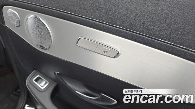 Mercedes-Benz GLC-Class 2019 — Photo 9/20