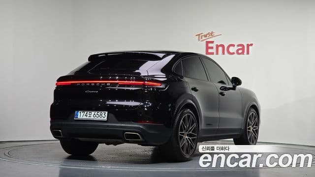 Porsche Cayenne 2023 — ფოტო 2/20