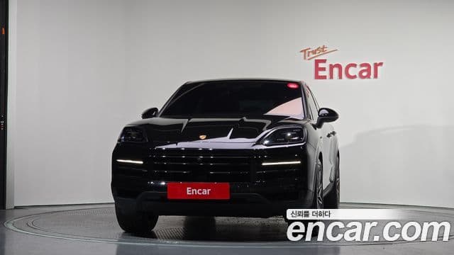 Porsche Cayenne 2023 — ფოტო 3/20