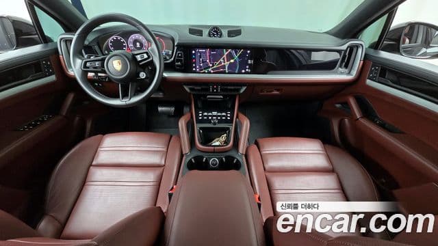Porsche Cayenne 2023 — Photo 16/20