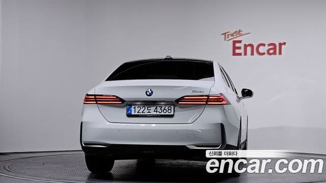 BMW 5 Series 2025 — ფოტო 4/20