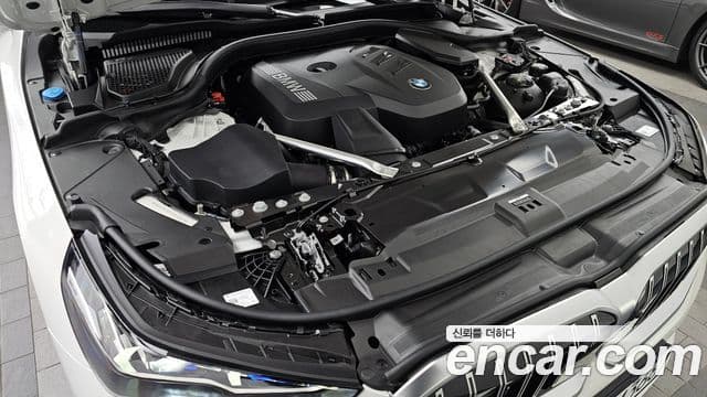 BMW 5 Series 2025 — ფოტო 6/20