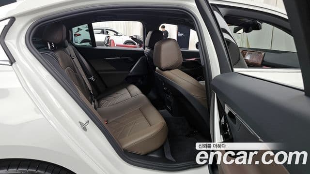BMW 5 Series 2025 — ფოტო 12/20
