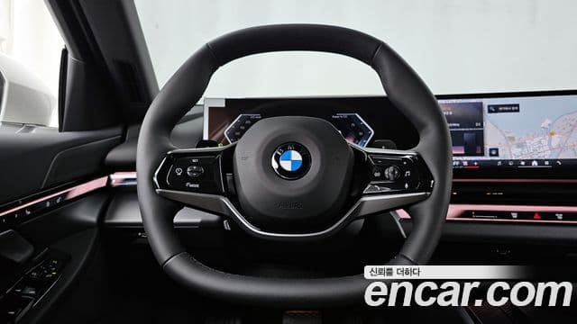BMW 5 Series 2025 — ფოტო 13/20