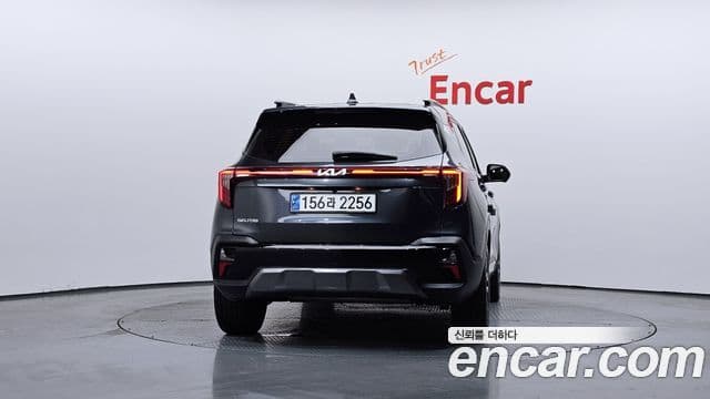 Kia Seltos 2023 — ფოტო 3/20