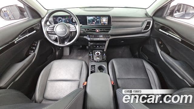 Kia Seltos 2023 — ფოტო 18/20