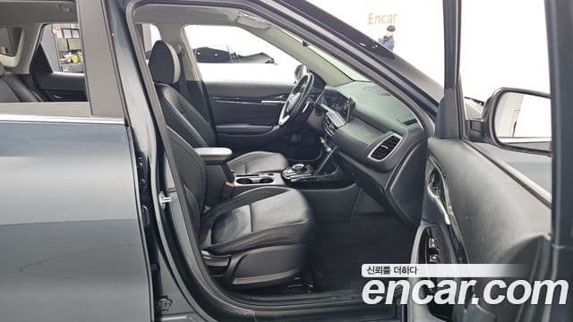 Kia Seltos 2023 — ფოტო 2/20