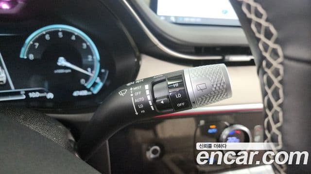 Genesis GV70 2023 — Şəkil 18/20
