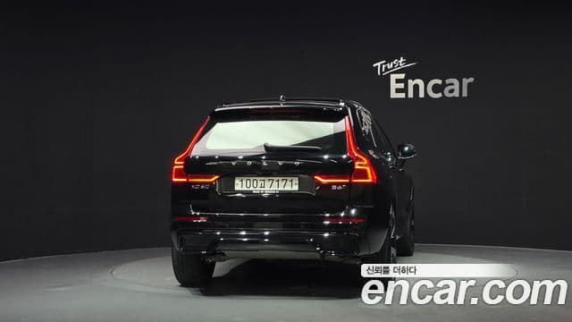 Volvo XC60 2021 — ფოტო 3/20