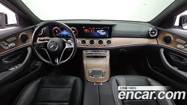Mercedes-Benz E-Class 2023 — Фото 6/20