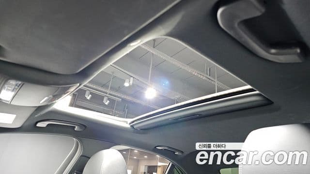 Mercedes-Benz E-Class 2023 — Фото 19/20