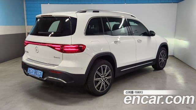 Mercedes-Benz EQB 2025 — Şəkil 17/19