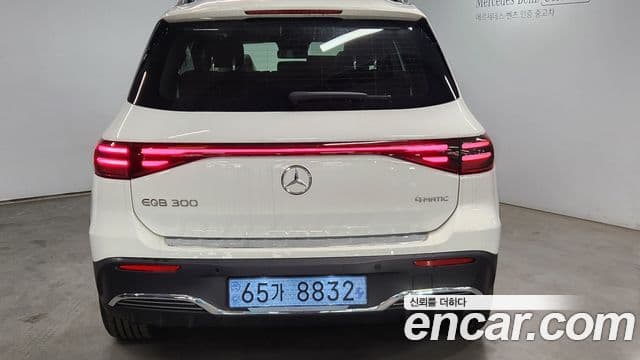 Mercedes-Benz EQB 2025 — Şəkil 15/19