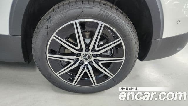 Mercedes-Benz EQB 2025 — Şəkil 3/19