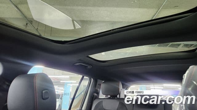 Mercedes-Benz EQB 2025 — Şəkil 16/19