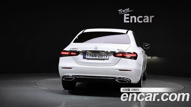 Mercedes-Benz E-Class 2022 — Şəkil 4/20
