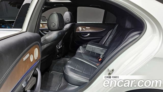Mercedes-Benz E-Class 2022 — Şəkil 12/20