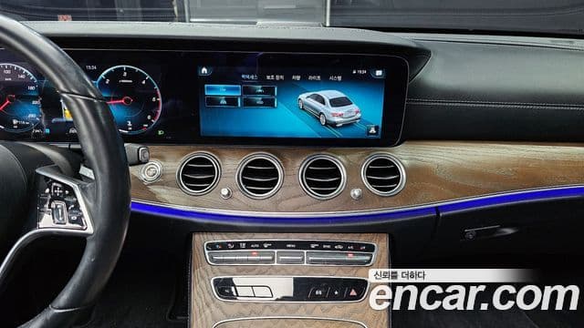 Mercedes-Benz E-Class 2022 — Şəkil 15/20