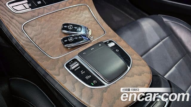 Mercedes-Benz E-Class 2022 — Şəkil 17/20