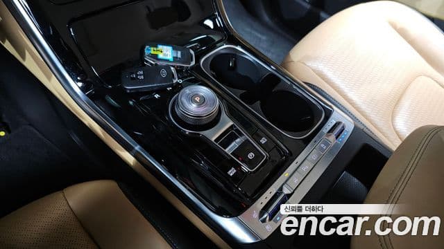 Kia Carnival 2021 — ფოტო 9/20