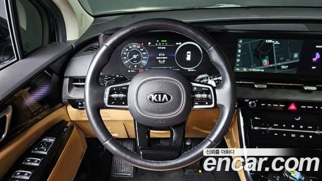 Kia Carnival 2021 — ფოტო 13/20