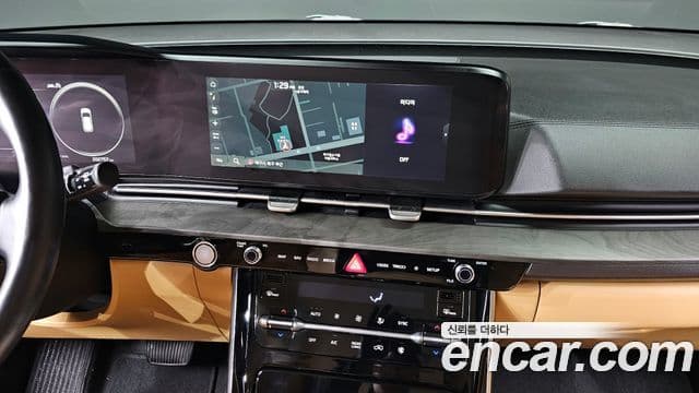 Kia Carnival 2021 — ფოტო 14/20