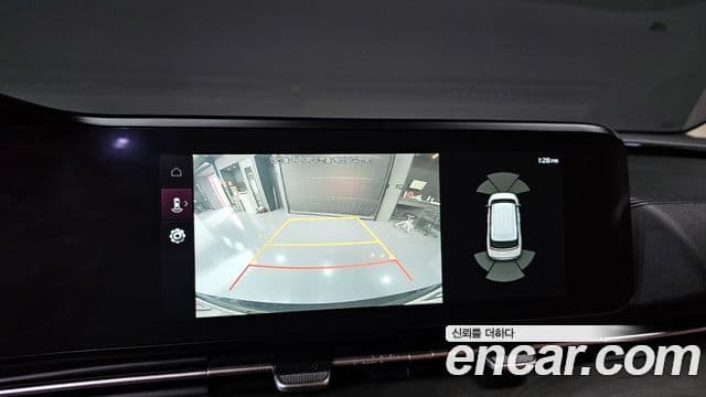 Kia Carnival 2021 — ფოტო 15/20