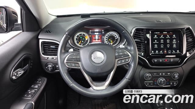 Jeep Cherokee 2021 — ფოტო 13/20