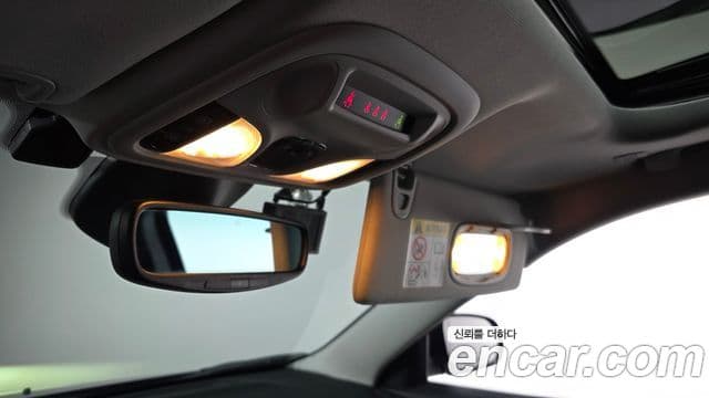 Jeep Cherokee 2021 — ფოტო 18/20