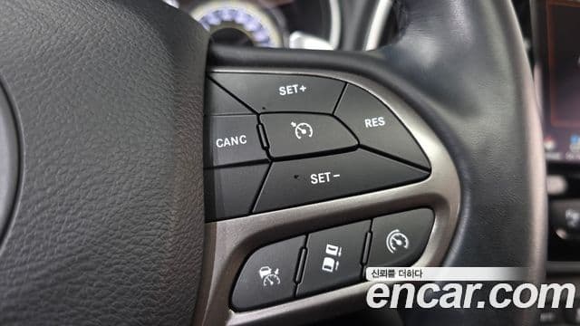 Jeep Cherokee 2021 — ფოტო 19/20