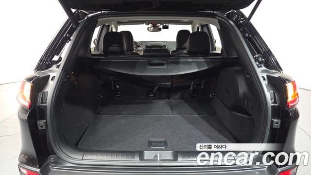 Jeep Cherokee 2021 — ფოტო 20/20