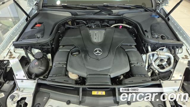 Mercedes-Benz E-Class 2020 — ფოტო 6/20