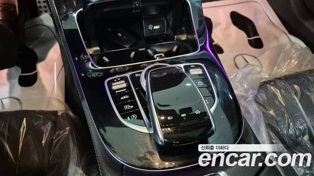 Mercedes-Benz E-Class 2020 — ფოტო 13/20