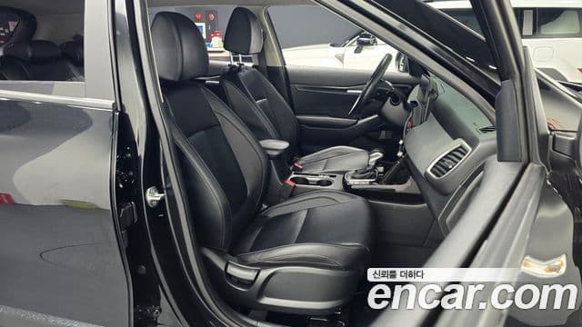 Kia Seltos 2022 — ფოტო 10/20