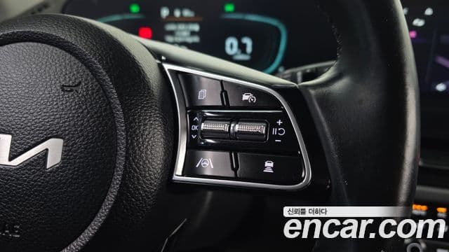 Kia Seltos 2022 — ფოტო 17/20