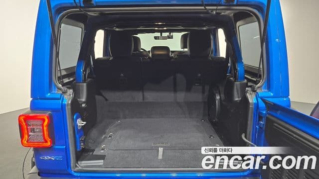 Jeep Wrangler 2022 — Şəkil 20/20