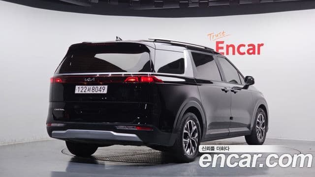 Kia Carnival 2022 — ფოტო 2/20