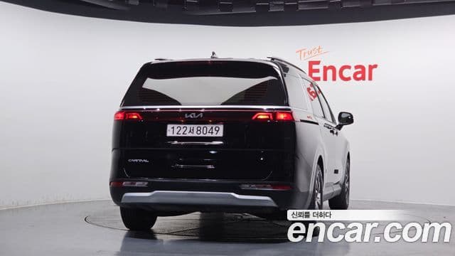 Kia Carnival 2022 — ფოტო 4/20