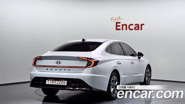 Hyundai Sonata Hybrid 2022 — Photo 13/20